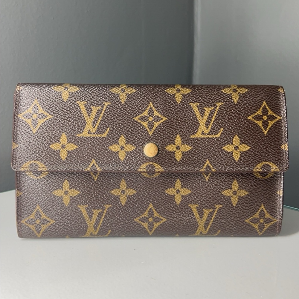 Louis Vuitton Monogram International Wallet TH0827 - Picture 1 of 9
